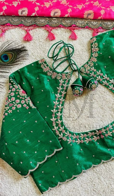 Ikkat Silk Saree Blouse Designs, Green Maggam Work Blouse, Baby Dress Diy, Maggam Blouse, Blouse Designs Pattern, Model Blouse Designs, Blouse Designs High Neck, Latest Bridal Blouse Designs, Blouse Works