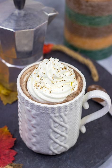 Pumpkin Spice Mocha Hot Chocolate Mocha Hot Chocolate, Pumpkin Spice Mocha, Mocha Recipes, Mocha Drink, Sweet Potato Thanksgiving, Kid Friendly Drinks, Best Chocolate Desserts, Autumn Days, Chocolate Drinks