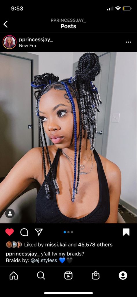 Bob With Beads Hairstyles, Bead Knotless Braids, Knotless Box Braids With Beads Styles, Knotless Box Braids With Natural Hair, Smeduiem Knotless With Beads, Shoulder Braids With Beads, Decorated Box Braids, Notlessbox Braids With Beads, Short Knotless Box Braids With Beads Peekaboo