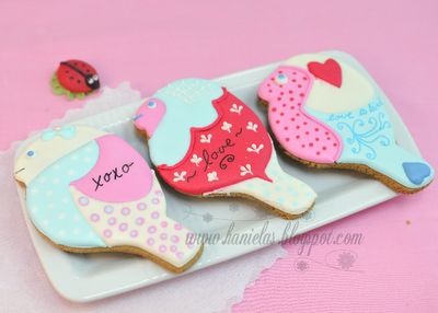 Haniela's: ~Love Bird Cookies~ Bird Cookies, Desserts Cookies, Icing Techniques, Love Bird, Cute Bird, Cookie Icing, Vegetable Gardening, Cute Birds, Love Birds