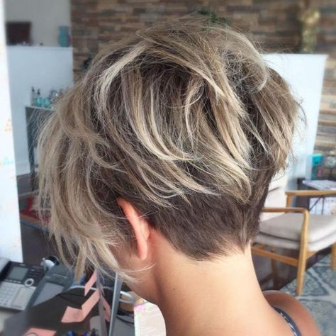 Pixie Bob Straight Hair, Short Pixie Haircuts For Fine Hair Over 50, Highlighted Pixie Haircut, Undercut Short Hair Women, Short Hair With Undercut Women, Balayage Pixie Hair, Bixie 2022, Short Pixie Haircuts For Fine Hair, Pixie Haircut With Undercut