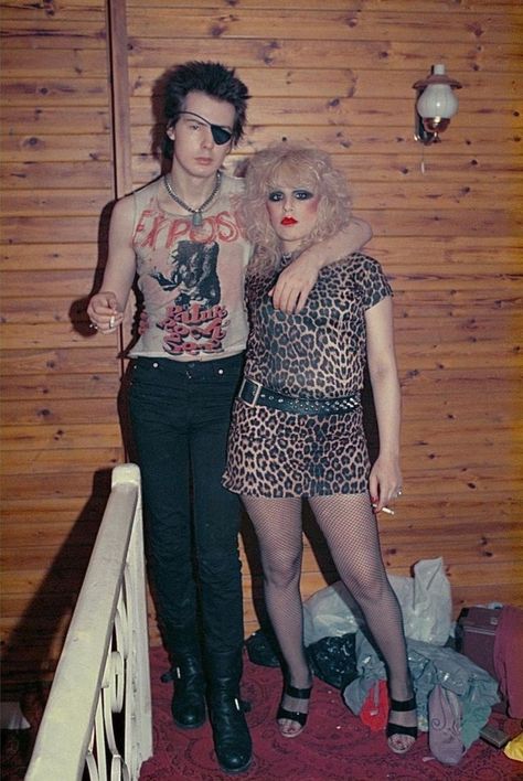 Nancy And Sid Vicious, Sid Vicious Outfit, Nancy Spungen Outfit, Sid And Nancy Costume, Sid And Nancy Aesthetic, Punk Aesthetic Women, Nancy Spungen Style, Sid Vicious Style, Sid Vicious Aesthetic