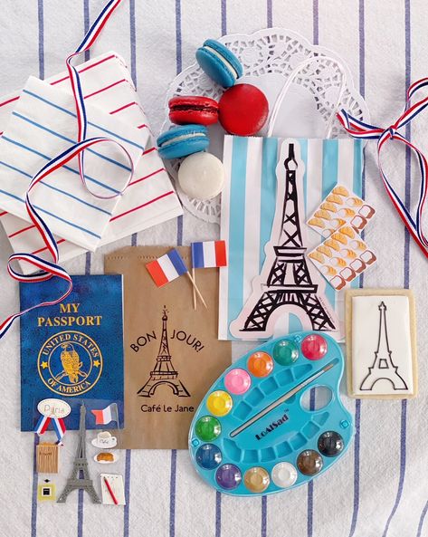 Paris Picnic Birthday Party. - DomestikatedLife Paris Birthday Party Ideas For Kids, French Themed Birthday, Paris Picnic, French Themed Parties, Paris Themed Birthday Party, French Party, Parisian Party, Paris Birthday Parties, Picnic Birthday Party