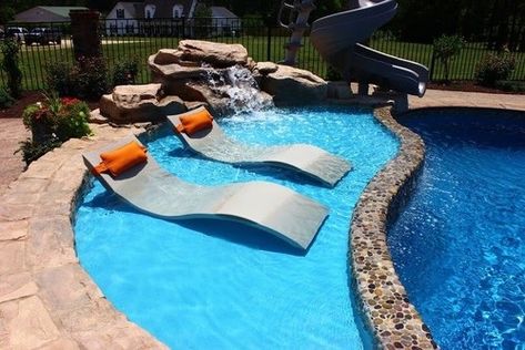 Putting in a Swimming Pool? 5 Cool Trends You'll Want to Dive Into https://www.realtor.com/advice/home-improvement/swimming-pool-trends/ Inground Pool Designs, In Ground Pool, Tanning Ledges, Pools Backyard Inground, Fiberglass Pools, Modern Pools, Small Pools, Dream Pools, Backyard Pool Designs