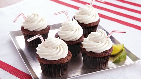 Rum and Cola Cupcakes Rum Frosting, Cola Cupcakes, Coke Cupcakes, Flavored Cupcakes, Rum And Coke, Coke Cake, Infused Cupcakes, Boozy Cupcakes, Devil's Food Cake