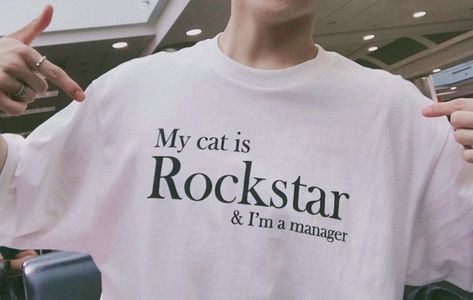 My Cat Is A Rockstar, Cat Shirt Aesthetic, Rock Band Aesthetic, Baseball Shirt Outfit, Silly Outfits, Grunge Tshirt, Band Aesthetic, Grunge Fits, Grafic Tees