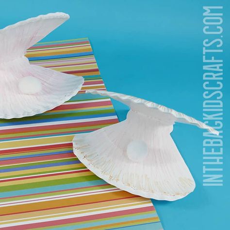 This shell craft for kids doesn't actually have any shells in it. Instead we're going to use a paper plate to make a seashell craft in just a few steps. And you can make this beach craft any time of the year, not just in the summer. Get the instructions and free shell craft template. Paper Plate Sea Shells, Sea Shell Crafts Preschool, Seashell Crafts Preschool, Sea Crafts Preschool, Clam Craft, Shell Crafts Kids, Deer Craft, Beach Crafts For Kids, Free Craft Templates