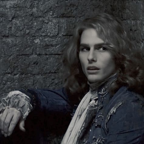 Interview With The Vampire Tom Cruise, Tom Cruise Interview With The Vampire, Lestat Tom Cruise, Lestat Pfp, Iwtv Lestat, 19th Century Vampire, Male Vampire Aesthetic, Interview With The Vampire Aesthetic, Vampires Aesthetic