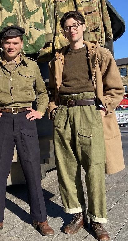 Vintage Adventurer Outfit, Army Fashion Man, Milsurp Fashion, Vintage Pilot Outfit, Vintage Farm Outfit, 60s British Fashion, Casual Adventure Outfit, Wizard Clothes Aesthetic, Vintage Military Aesthetic