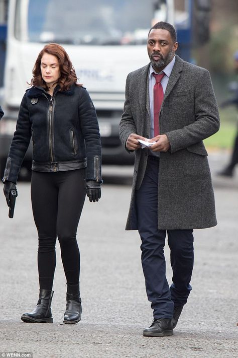 John Luther, Dark Grey Coat, Ruth Wilson, Angry Expression, His Dark Materials, Idris Elba, Grey Coat, London Life, Dark Blue Jeans