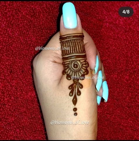 Mehendi Designs On Paper, Henna Designs Paper, Easy Mehendi Designs, Easy Mehendi, Mehendi Simple, Designs On Paper, Indian Henna Designs, Palm Mehndi Design, Simple Henna Tattoo