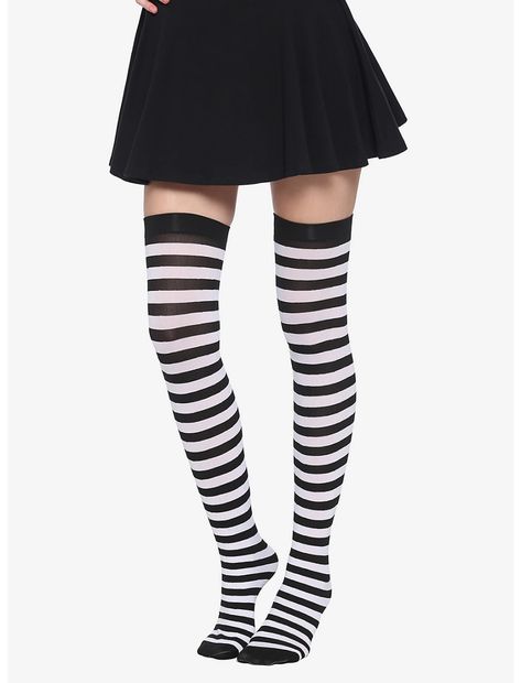 Striped Thigh High Socks, White Thigh Highs, Grunge Looks, Black And White Socks, Thigh High Socks, Dream Style, Girls Socks, A Skirt, Socks And Tights