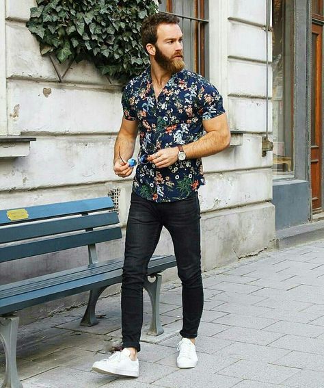 Floral Shirt Outfit, Black Floral Shirt, Festival Outfits Men, Shirt Outfit Men, Hype Clothing, Formal Mens Fashion, Half Sleeve Shirts, Mens Casual Dress Outfits, Smart Casual Outfit