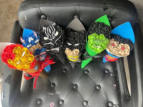 Iron Man Bouquet, Marvel Bouquet, Forever Flower Bouquet, Marvel Gifts For Him, Batman Bouquet, Rose Engagement Rings, Marvel Crafts, Boys Presents, Forever Bouquet