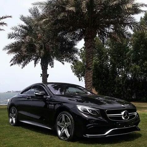 Shiny Black Mercedes Benz Benz Coupe, Mercedes S63, Mercedes Benz Coupe, Car Mercedes, Car Life, Benz Mercedes, Benz Amg, Mercedes Car, Mercedes Benz Cars