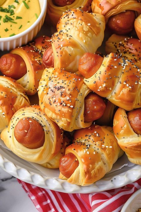 Golden Glazed Mini Pigs Glazed Pigs In A Blanket Recipe, Mini Weiner Appetizers, Glazed Pigs In A Blanket, Pigs In A Blanket Recipe Pillsbury, Croissant Appetizers, Homemade Crescent Rolls, Little Smokies, Mini Hot Dogs, White Chocolate Bark