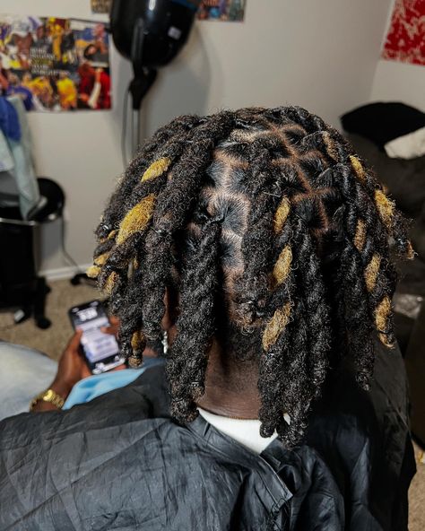 2 strand on thick locs 🤩 Swipe to see close! 😤 • 👤: @ovo_mars • • ✨ 𝙵𝙾𝙻𝙻𝙾𝚆 @locs_bynae_ 𝙵𝙾𝚁 𝙼𝙾𝚁𝙴 ! ✨ ☞ 𝖡𝖮𝖮𝖪𝖨𝖭𝖦 𝖮𝖯𝖤𝖭 ☜ 📍DENTON, TX ⊹ 𝙎𝙚𝙨𝙨𝙞𝙤𝙣 𝘽𝙤𝙤𝙠𝙚𝙙: Retwist & Style $85 ⊹ ɴᴏ ᴅᴇᴘᴏꜱɪᴛ ɴᴏ ᴀᴘᴘᴏɪɴᴛᴍᴇɴᴛ ➸ $10 ᴅᴇᴘᴏꜱɪᴛ • • • • #locs #loc #dreadloc #retwist #retwisting #barreltwist #twostrandtwist #twostrandretwist #locstyle #locstyles #loclife #loclove #loclivin #loclifestyle #lochaircommunity #locs4life #locd #locdup #dentontx #denton #dfw #explorepage #locsbynae #locedcommunity #goodlocday #... Thick Locs, Two Strand Twist, Loc Styles, Locs, Mars, Barrel, Twist, Quick Saves