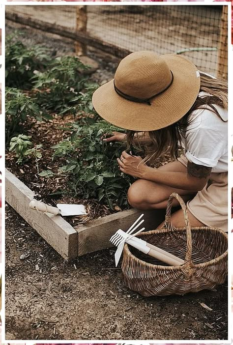 Gardener Aesthetic - The struggle is over. You don't have to look for it anymore. Just get it from here by clicking on the link. People Gardening, Gardener Aesthetic, Farm Lifestyle, Farms Living, Garden Photography, Slow Life, Cottagecore Aesthetic, Flowers Wallpaper, Grow Your Own Food