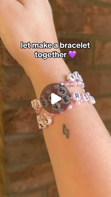 How To Make A Wavy Bracelet, Taylor Swift Bracelets Diy Tutorials, Taylor Swift Friendship Bracelet Tutorial, Taylor Swift Bracelet Ideas Tutorial, Taylor Swift Bracelet Tutorial, Taylor Swift Bracelets Tutorial, How To Make Taylor Swift Bracelets, Eras Tour Bracelet Ideas Lyrics, Swift Bracelet