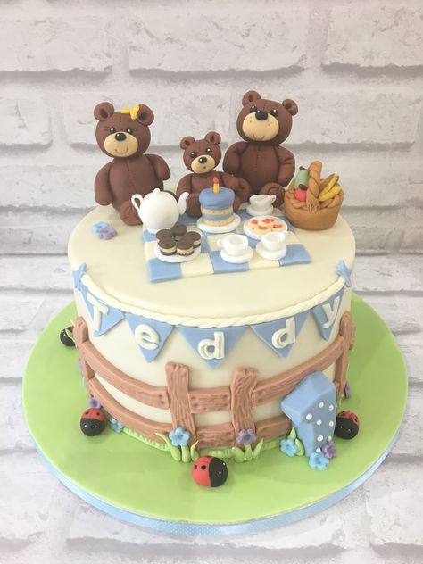 Teddy Bear Picnic Birthday Party Cake, 1st Birthday Cake Teddy Bear, Teddy Bears Picnic Cake, Teddy Bear Picnic Birthday Cake, Birthday Cake Teddy Bear, Outdoor Baby Birthday, Nct Cake, Teddy Bears Picnic Food, Teddy Bears Picnic Party