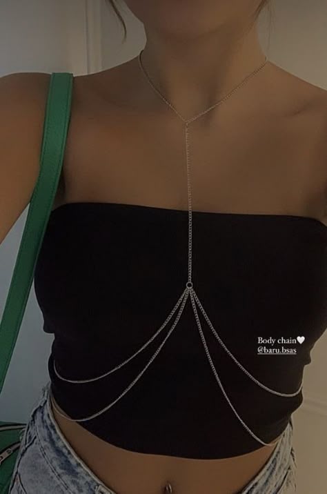 Body Chain Outfit Ideas, Body Chain Ideas, Diy Body Chain How To Make, Diy Body Chain Harness, Body Chain Aesthetic, Diy Body Jewelry, Chain Outfit Aesthetic, Body Chain Outfit, Body Chain Jewelry Outfit