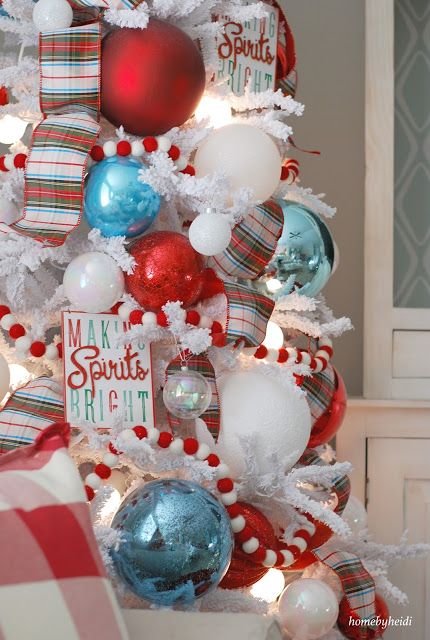 turquoise and red- Home By Heidi: Christmas Tree 2017 Christmas Turquoise Decoration, Red White And Turquoise Christmas Tree, Red Teal Christmas Tree, Red Blue Christmas Decor, Tiffany Blue And Red Christmas Tree, Christmas Tree Ideas Turqoise, Turquoise Red Christmas, Aqua Red Christmas Decor, Red And Aqua Christmas Tree