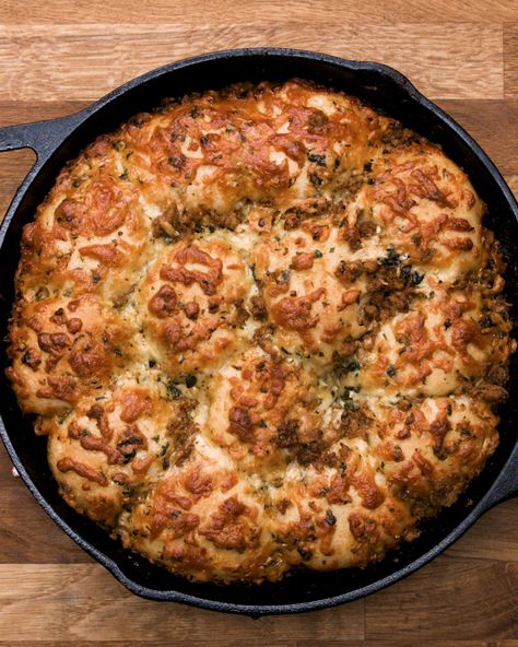 Chorizo Pull Apart Bread Recipe by Tasty Nice Buns, Bread Pull Apart Recipes, Bread Ideas, Fried Chicken Recipe, Baking Inspiration, Cast Iron Skillet Recipes, Cozy Dinner, Pull Apart Bread, Dinner At Home