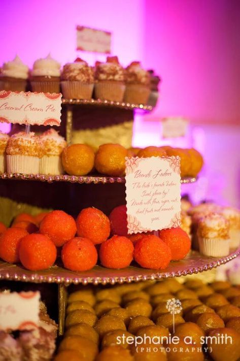 Indian Wedding Dessert Bar Ideas That Your Guests Will Love Indian Wedding Food, Wedding Food Display, Wedding Food Stations, Dessert Bar Wedding, Reception Food, Wedding Sweets, Mehndi Decor, Reception Inspiration, Wedding Indian