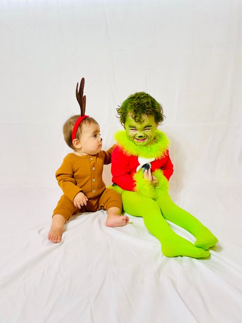 Diy Max Costume Grinch, Max The Dog Grinch Costume, Max Costume Grinch, Grinch Family Pictures, Grinch And Max Costume, Toddler Grinch Costume, Baby Grinch Photoshoot, Grinch Max Costume, Baby Grinch Costume