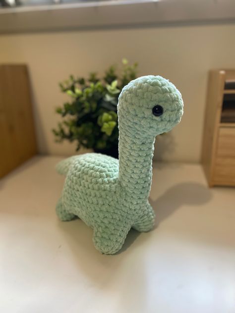 Crochet Dinosaur Pattern Free, Crochet Dinosaur Patterns, Easy Crochet Animals, Quick Crochet Patterns, Crochet Dinosaur, Crochet Dragon, Crochet Design Pattern, Kawaii Crochet, Quick Crochet