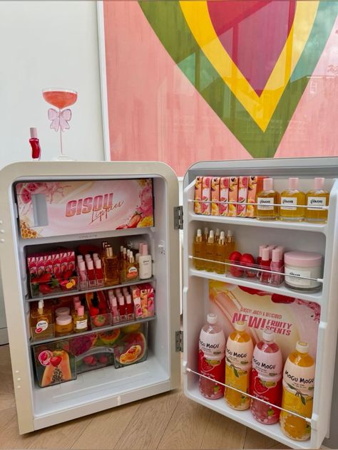 Gisou Fridges + Lepelclub Bow Coupes = ❤️ Gisou Mini Fridge, Gisou Fridge Pr, Gisou Fridge, Skincare Routine And Products, Middle School Essentials, The Ordinary Skincare, Makeup List, Sephora Skin Care, Shower Skin Care