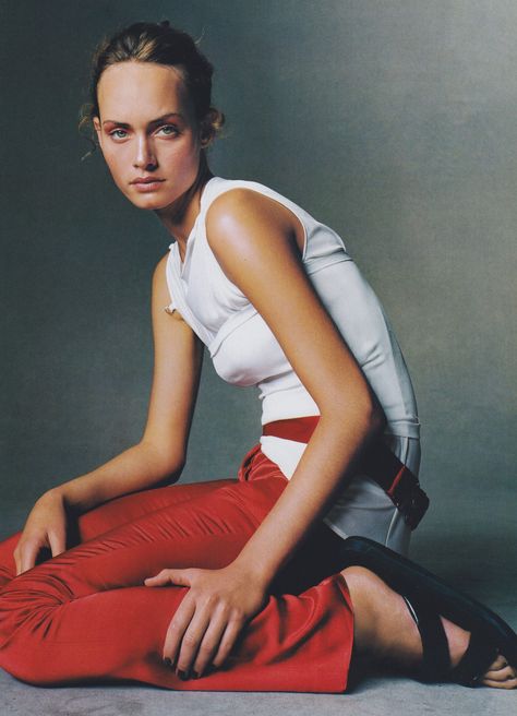 Helmut Lang 90s, Helmut Lang Dress, Shooting Studio, Amber Valletta, Paolo Roversi, Mario Sorrenti, Patrick Demarchelier, Ellen Von Unwerth, Tim Walker