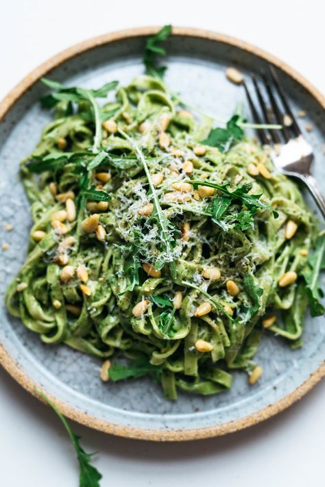 Pesto Pasta Vegan, Winter Detox, Juice Recipes For Kids, Kale Pesto Pasta, Kale Pasta, Pasta Pesto, Kale Pesto, Avocado Pesto, Healthy Juice Recipes