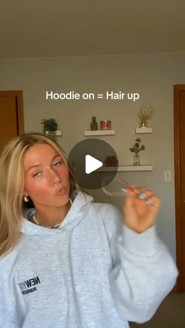 Hoodie Hairstyles, Sprinkle Sprinkle, October 29, Hair Inspiration Color, Messy Bun, Up Hairstyles, Hair Hacks, Hair Trends, Hair Tutorial