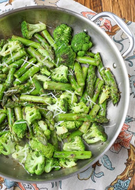 Broccoli Asparagus Recipes, Asparagus And Broccoli Recipes, Sauteed Broccoli, Asparagus Broccoli, Broccoli Sauteed, Skillet Corn, Asparagus Salad, American Recipes, Chipotle Chicken