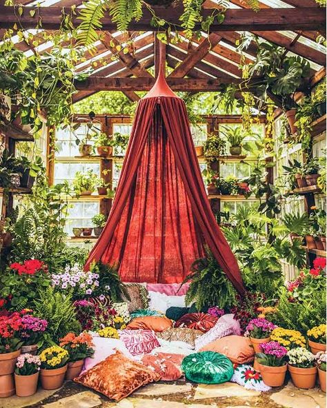 Fall in Love with the Story Behind This Enchanting Virginia Greenhouse - Cottage Journal Virginia Wedding Venues, Deco Studio, Backyard Greenhouse, Photoshoot Concept, Plants And Flowers, Dream Rooms, Dream Garden, Garden Room, Dream Home Design