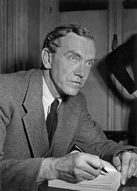 How to Beat Writer’s Block | The New Yorker Our Man In Havana, Graham Greene, A Writer's Life, People Of Interest, Writers And Poets, Story Prompts, Dream Journal, Writing Life, Writers Block