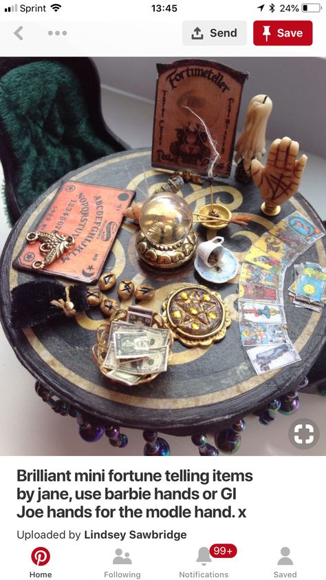 How To Display Antiques In Your Home, Miniature Oddities, Dollhouse Apothecary, Witch Dollhouse, Halloween Dollhouse, Dollhouse Halloween, Accessoires Barbie, Baba Jaga, Haunted Doll