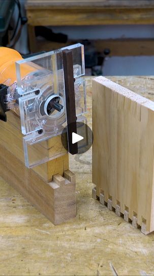 Box Joints With A Router, Router Jigs Woodworking, Wooden Trestle Table, Router Jigs, Diy Router, Router Jig, Box Joints, Woodworking Box, Wood Joints