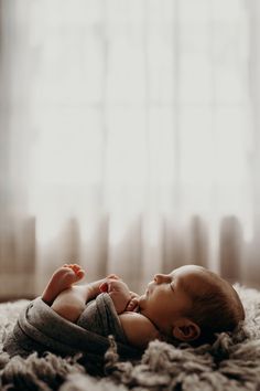 Jesse Salter Photography, Newborn Photo Pose, Newborn Family Pictures, Photo Bb, Baby Boy Newborn Pictures, Baby Boy Newborn Photography, Foto Newborn, Lifestyle Newborn Photos, Newborn Photography Boy