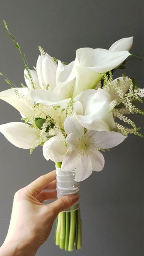 Small Simple Bridal Bouquet, Minimal Wedding Bouquet Simple, Minimalist White Wedding Bouquet, Small Wedding Bouquet Simple White, Minimalist White Bridesmaid Bouquet, November Florals, Minimal Bridal Bouquet White, Simple Bridal Bouquet, Registry Wedding