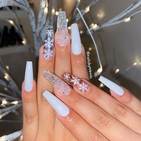 @nailsbytrinnie shared a photo on Instagram: “SOME IDEAS FOR CHRISTMAS NAILS! Snowflakes ❄️ WHITE SUGAR, CRYSTAL PIXIE DUST, etc💕💕💕 🎊 We are still taking new clients! 💌 Please dm for…” • Dec 19, 2019 at 9:21am UTC Christmas Fake Nails, Nails Snowflakes, Encapsulated Nails, December Nails, Winter Nails Acrylic, Snowflake Nails, Christmas Nails Acrylic, Unique Acrylic Nails, Instagram Christmas