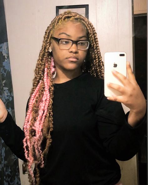 Passion Twists With Color In The Back, Red And Blonde Passion Twist, Passion Twists With Pink Peekaboo, Pink Twist Braids, Peek A Boo Passion Twist, Peak A Boo Passion Twists, Passion Twist With Color Underneath, Passion Braids With Color, Peekaboo Twist With Curls