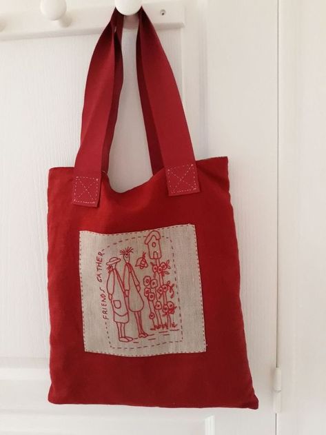 Totebag Aesthetic, Pretty Tote Bags, Tods Bag, Sacs Tote Bags, Diy Tote, Red Tote Bag, Vintage Tote Bag, Diy Bag Designs, Painted Tote