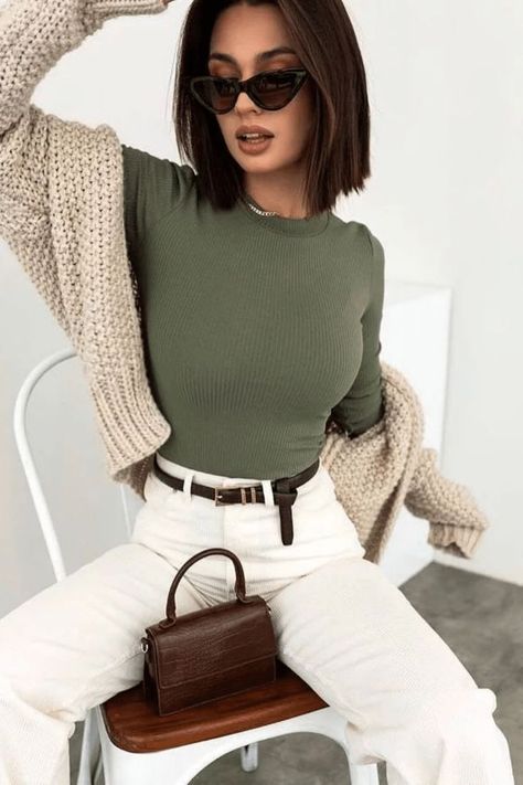 Green Top Beige Pants Outfit, Cream And Olive Green Outfit, Green Top Outfit Winter, Green Black And White Outfit, Beige And Green Outfit, Khaki Top Outfit, Dark Green Outfit Ideas, Green And Beige Outfit, Dark Green Top Outfit