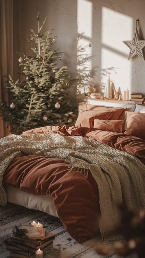 Cozy Winter Bed, Christmas Bedroom Decor Cozy, Christmas Bedrooms Cozy, Christmas Tree Bedroom, Cozy Christmas Bedroom, Bedroom Decor Christmas, Tree Bedroom, Christmas Bedroom Decor, Holiday Bed