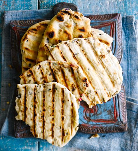 The best side dishes to serve with a curry Peshwari Naan Recipe, Leavened Bread, Indian Bread Recipes, Indian Side Dishes, Recipes With Naan Bread, Naan Recipe, Indian Bread, Naan Bread, Best Side Dishes