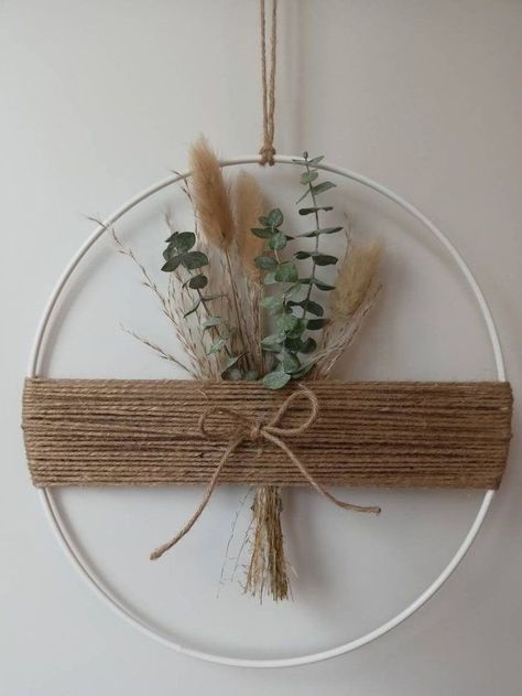 Dekoratívne Vence, Boho Crafts Diy, Dried Flower Wreaths, Craft Room Decor, Diy Crafts Room Decor, Deco Floral, Boho Diy, Diy Crafts For Home Decor, Diy Home Crafts