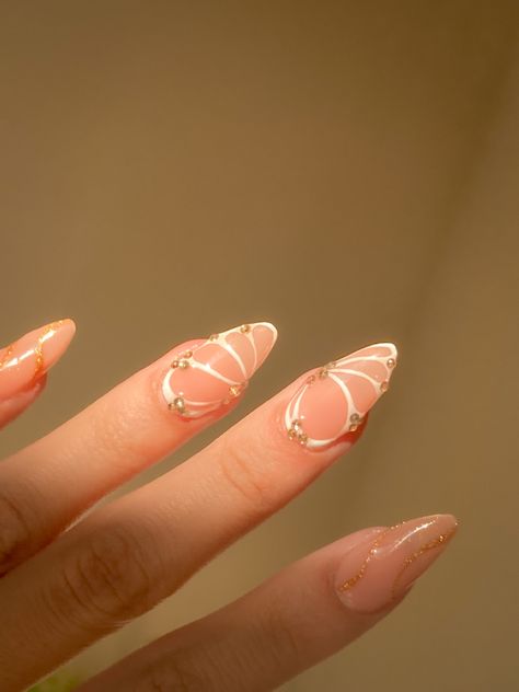 nails inspo nails idea butterfly nude shiny aesthetic coquette summer nails Nails Inspiration With Butterfly, Light Pink Nails Butterfly, Birthday Nails Almond Shape Short, Butterfly Inspo Nails, Natural Nails Butterfly, Prom Nails Butterfly, Almond Butterfly Acrylic Nails, Butterfly Tip Nails, Gel Butterfly Nails