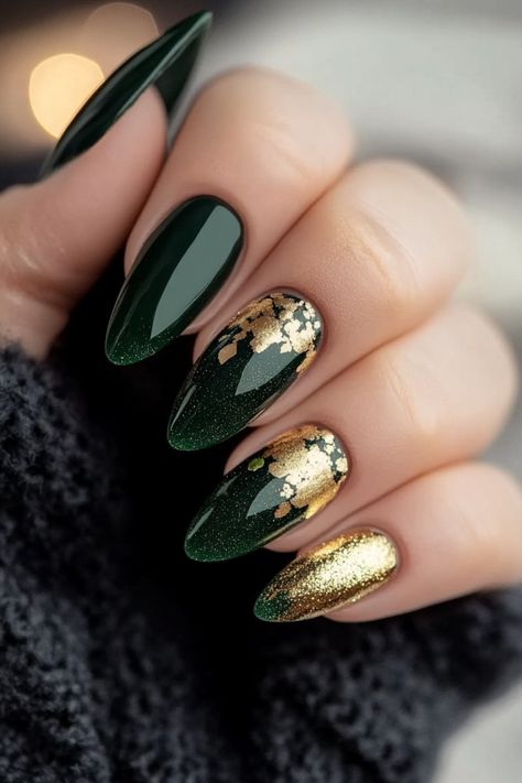 13 Stunning Dark Green Nails Perfect For Any Season Dip Nail Designs Green, Forest Green Nails With Gold, Dark Green Aesthetic Nails, Acrylic Nail Designs Green, Mom Nails, Prom Aesthetic, Baby Boomers Nails, Nye Nails, Gold Acrylic Nails